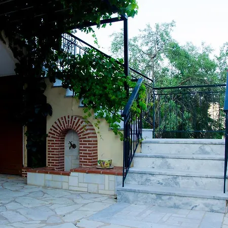 Nefeli Apartment Levídhion