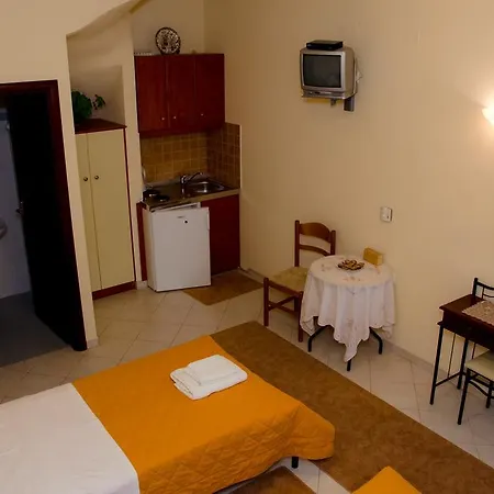 公寓 Nefeli Levídhion